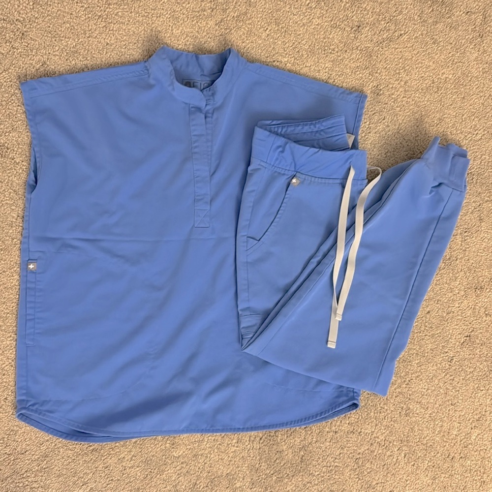 Figs Ceil Blue Scrub Set